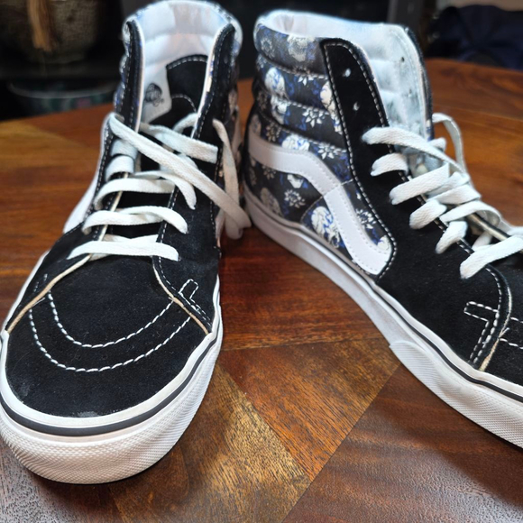 Men's Vans Sk8-Hi Black White Blue Skull Floral Sneakers US 7. - Picture 2 of 11